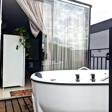 Tiny House Paraiso Minicasas Com Hidromassagem Pouso Alegre Exterior photo