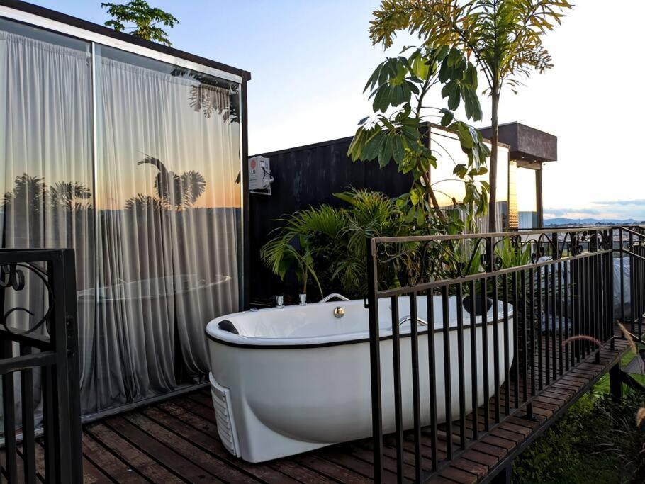 Tiny House Paraiso Minicasas Com Hidromassagem 民宿 *
